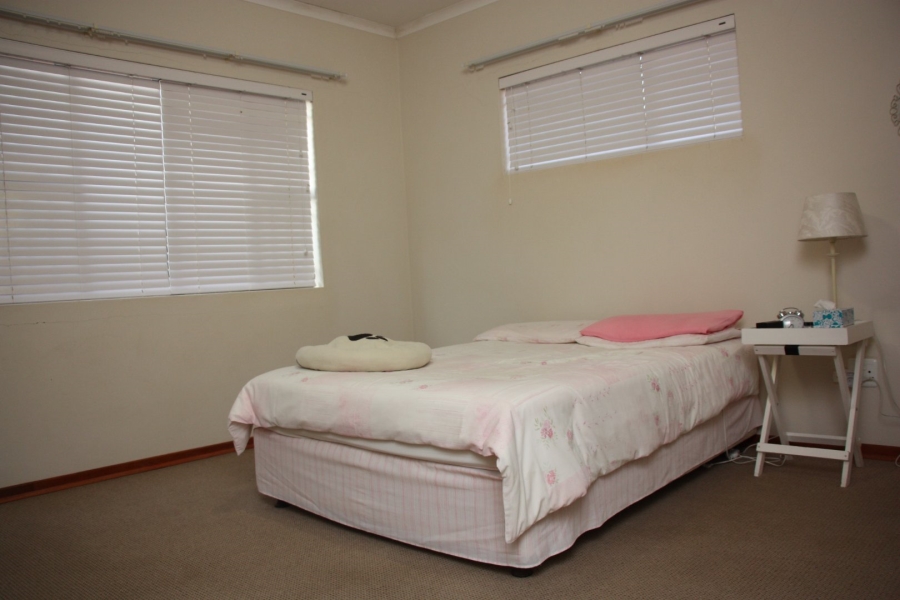 2 Bedroom Property for Sale in Langenhovenpark Free State